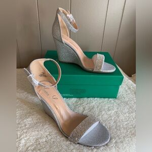 New Lauren Lorraine Silver Sparkle Wedges